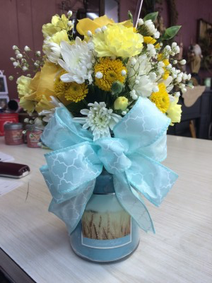 Goose Creek Candle with Fresh Flowers in Louisa, KY | HOMETOWN FLORIST & GIFTS Goose Creek Candle with Fresh Flowers in Louisa, KY | HOMETOWN FLORIST & GIFTS