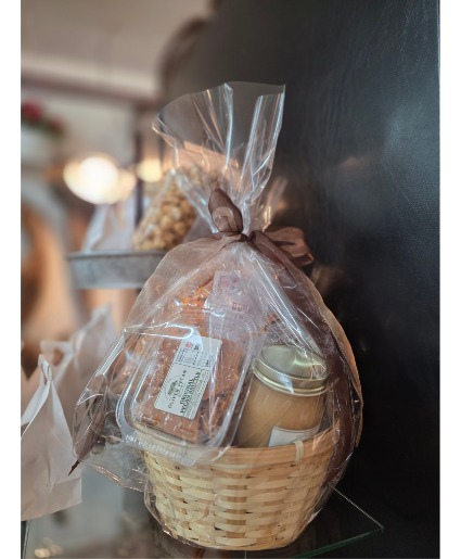 Gourmet sweet and salty holiday basket 