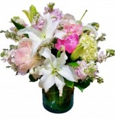 GRACEFUL LOVE Arrangement of Flowers