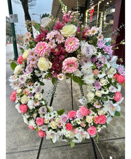 Graceful Tribute™ Wreath 