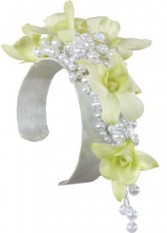 PEARLY WHITE Wrist corsage