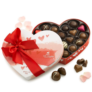 Grand Heart Gift Box in Easton, CT | Felicia's Fleurs Grand Heart Gift Box in Easton, CT | Felicia's Fleurs