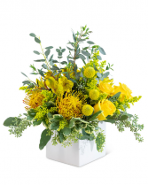 Grand Radiance Flower Arrangement