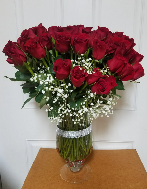 Grande Redz Red rose arrangement