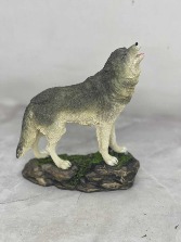 GRAY WOLF  FIGURINE 