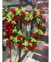 green and red open wreath  