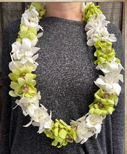 Green and White Lei 