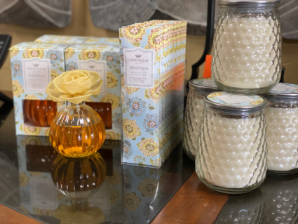 Greenleaf's Bella Freesia Scent   Gift Item - Candle Line 