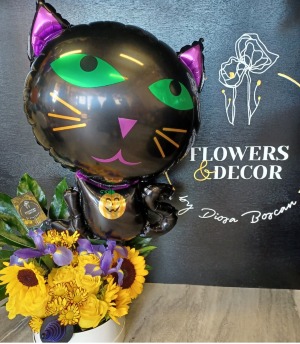 Halloween 3 Floral Arrangement + Balloon