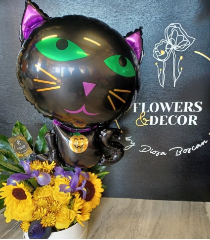 Halloween 3 Floral Arrangement + Balloon