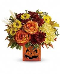 Halloween Glow    T12H120 Fresh Floral Arrangement