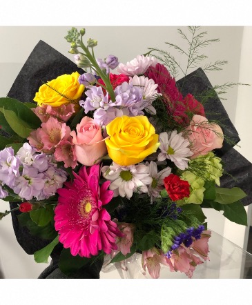 Hand-Tied Mixture designers chocie  in Aurora, ON | Petal Me Sugar Florist