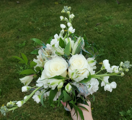 Handheld 13 Handheld Bouquet