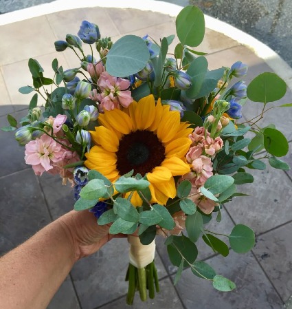 Handheld 5 Handheld Bouquet