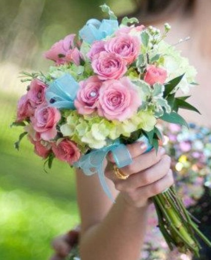Handheld 7 Handheld Bouquet