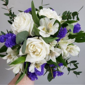 Handheld Bouquet White & Purple