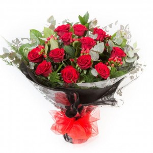 Handtie Of 12 Roses Roses