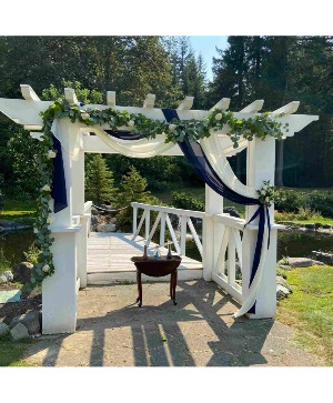 Hanging Garland Arbor Florals