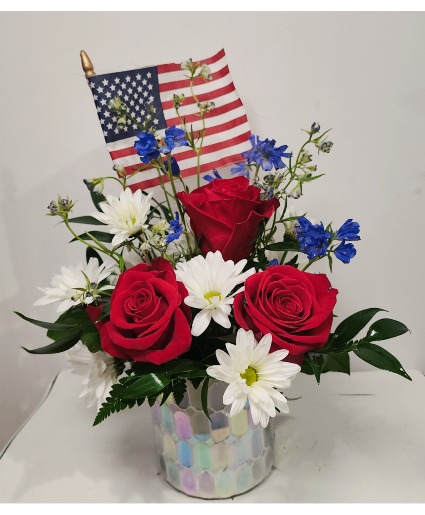 Happy 4th of July Patriotic floral arrangement