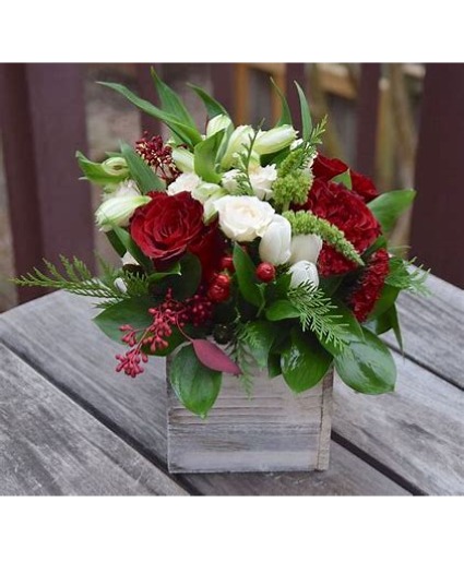 Happy Holiday Centerpiece