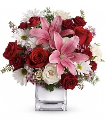 Happy In Love Bouquet in Jasper, TX | BOBBIE'S BOKAY FLORIST