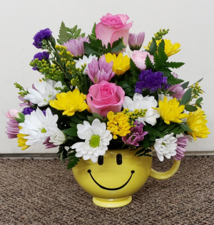 Happy Pastel Smiley Face Mug  FHF 06 Keepsake Arrangement