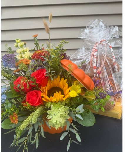 Harvest Hugs Bundle Pumkin shape vase
