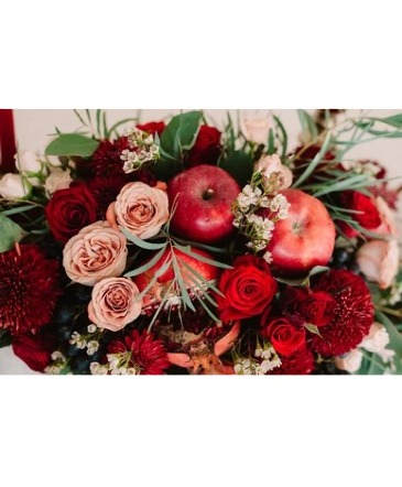 Harvest Red Centerpiece in Gahanna, OH | EXPRESSIONS FLORAL DESIGN STUDIO