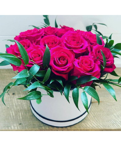Hat box with Hot Pink Roses  