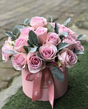 Hatbox Pink Roses 