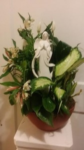 HAVE NO FEAR ANGEL NEAR in Saint Charles, MO | MISTY'S ENCHANTED FLORIST HAVE NO FEAR ANGEL NEAR in Saint Charles, MO | MISTY'S ENCHANTED FLORIST