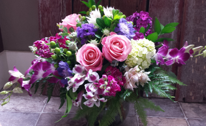 Head Turner Vase Arrangement