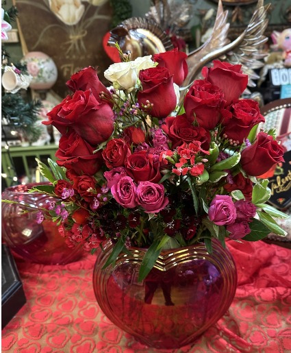 HEART FULL OF LOVE BOUQUET 12 RED ROSES SPRAY ROSES DIANTHUS WAX IN A LARGE HEART VASE