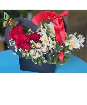 Heart of love  & Sweetness Floral Arrangement