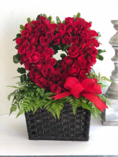 Heart of Roses Rose Arrangement (Valentine's Day Special)