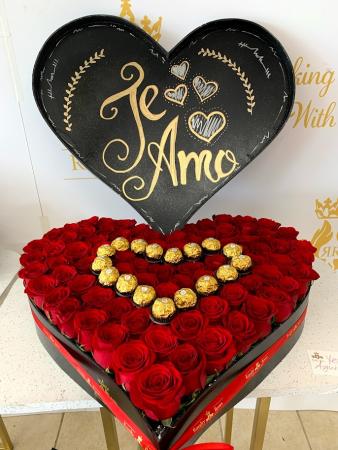 Queen of Hearts Heart in Harlingen, TX | Royalty Roses - Harlingen Florist