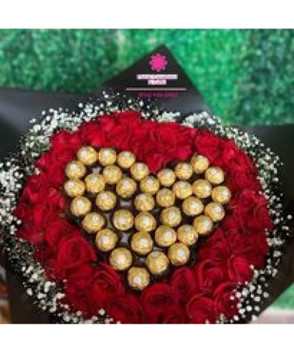 Heart Shape Ramo with chocolates  