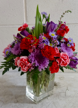 Heart Throb Arrangement in Clear Vase