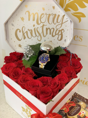 Heart with gift space Heart box in Harlingen, TX | Royalty Roses - Harlingen Florist