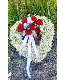 Heart With Red Roses 