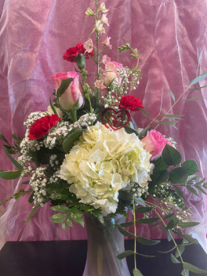 Hearts a Flutter in Yankton, SD | Pied Piper Flowers & Gifts Hearts a Flutter in Yankton, SD | Pied Piper Flowers & Gifts