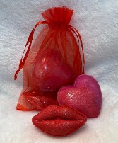 Hearts and Kisses Bath Bomb TO ORDER SINGLE BOMBS FOR DELIVERY, ORDER THROUGH ADD-ON MENU. MUST HAVE A $50.00 MINIMUM ORDER FOR DELIVERY