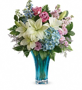 167118S Heart's Pirouette Bouquet