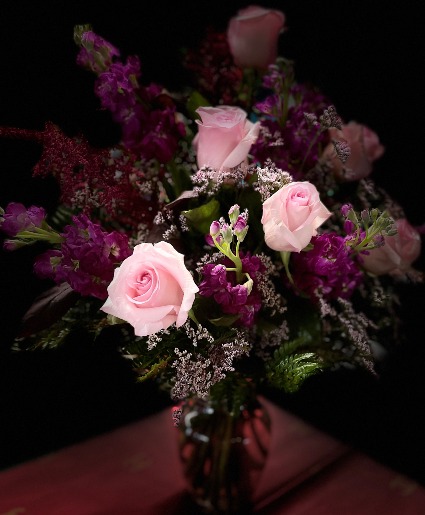 Dozen pink roses Vase