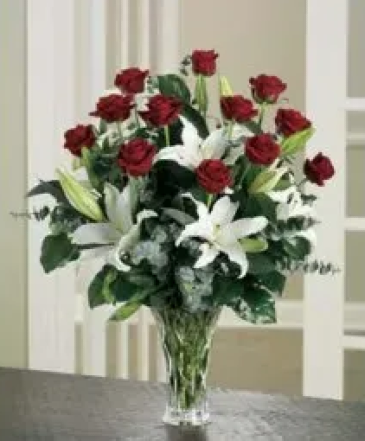 Hello Gorgeous! Lilys and Roses in San Tan Valley, AZ | Wildflower Blooms and Baskets