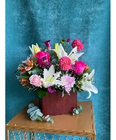 HELLO THERE DAHLIA FLOWER ARRANGEMENT