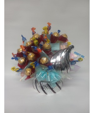 Hersheys  candydish w/ ferro rocher B Candy bouquet