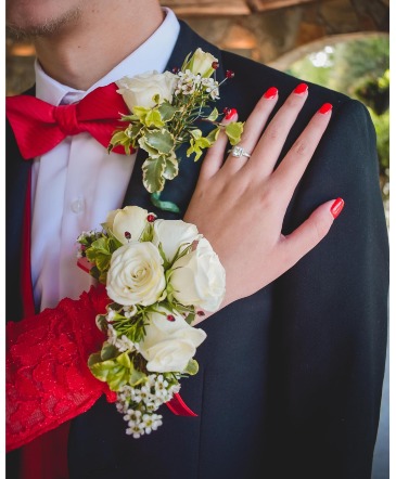 His & Hers  Corsage & Boutonniere  in Mount Airy, NC | CREATIVE DESIGNS FLOWERS & GIFTS
