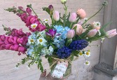 HMD 'happy mother's day' Vase Arrangement
