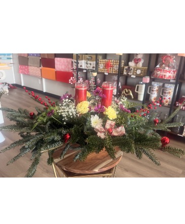Holiday  candle glow  in Beavercreek, OH | Beavercreek Florist